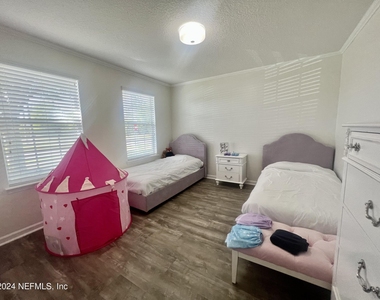 3974 White Pelican Way - Photo Thumbnail 4