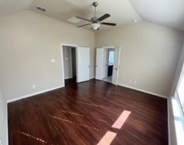 5908 Valley Haven Way - Photo Thumbnail 7