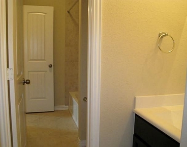 5908 Valley Haven Way - Photo Thumbnail 15