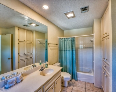 501 Highland Blvd #17 - Photo Thumbnail 9