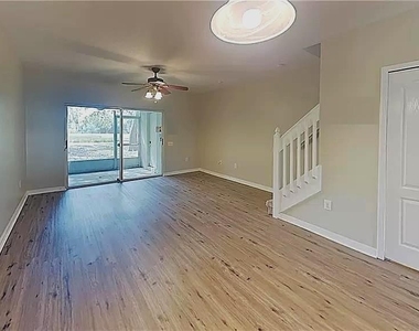 2424 Lake Woodberry Circle - Photo Thumbnail 10