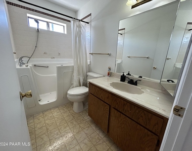 4035 N Kearny Drive - Photo Thumbnail 12