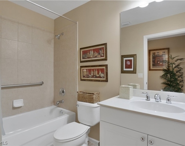 16510 Crownsbury Way - Photo Thumbnail 14