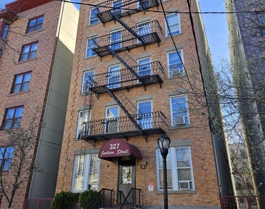 327 Jackson St - Photo Thumbnail 1