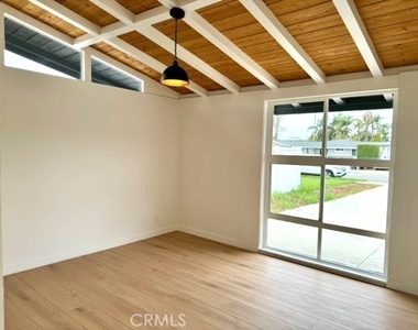 2324 W Palm Avenue - Photo Thumbnail 11