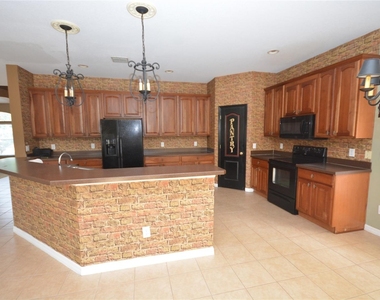 9832 Heron Pointe Drive - Photo Thumbnail 10