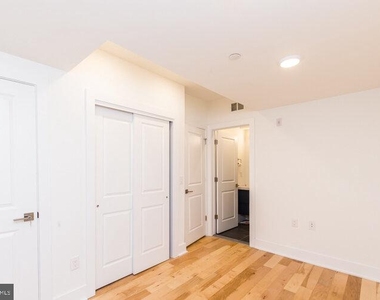 4100 Ludlow St - Photo Thumbnail 7