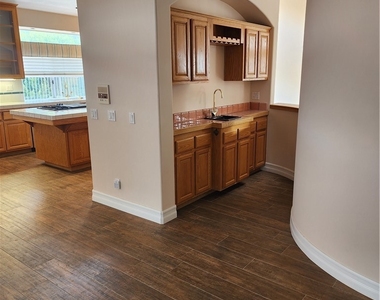 6829 E Pinnacle Pointe - Photo Thumbnail 7