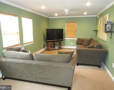 204 Greenbriar Ln - Photo Thumbnail 10