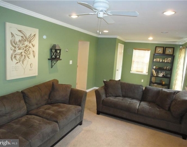 204 Greenbriar Ln - Photo Thumbnail 11