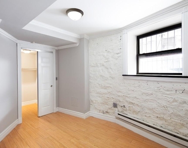 326 East 35th Street - Photo Thumbnail 1