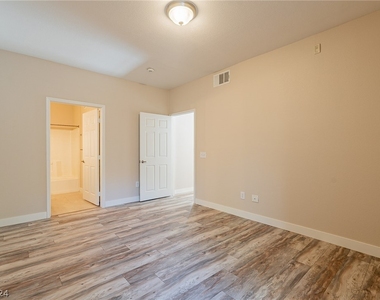 8250 N Grand Canyon Drive - Photo Thumbnail 20