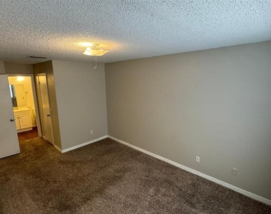 4148 Pershing Pointe Place - Photo Thumbnail 7