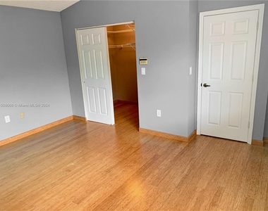 1130 Buttonwood Ln - Photo Thumbnail 20