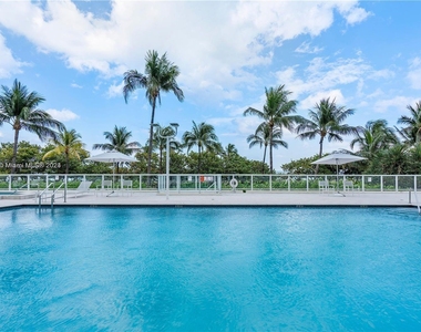 10185 Collins Ave - Photo Thumbnail 7