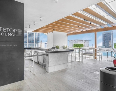 1010 Brickell Ave - Photo Thumbnail 16