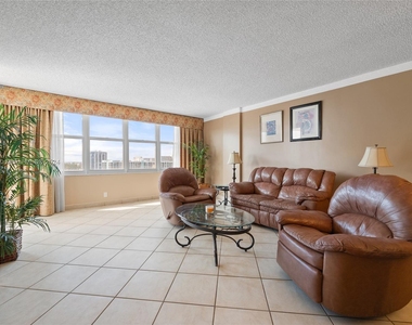 3725 S Ocean Dr - Photo Thumbnail 6