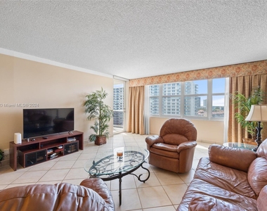 3725 S Ocean Dr - Photo Thumbnail 5