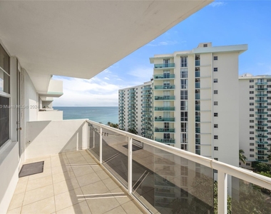 3725 S Ocean Dr - Photo Thumbnail 3