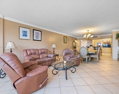 3725 S Ocean Dr - Photo Thumbnail 7