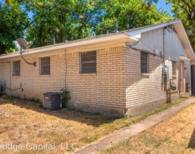 818 West Texas Street - Photo Thumbnail 20