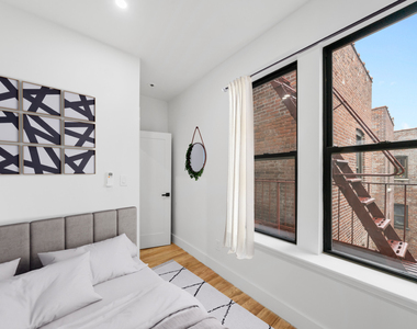 312 Manhattan Avenue - Photo Thumbnail 8