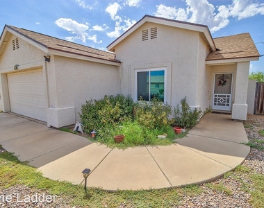 8961 W Pineveta Dr. - Photo Thumbnail 0