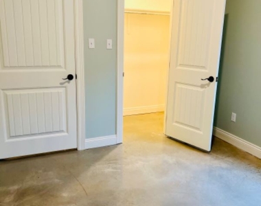 2515 Barbara St. 3 - Photo Thumbnail 4