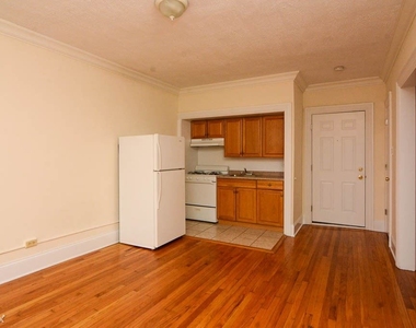 2737 N. Spaulding, Unit A913 - Photo Thumbnail 8