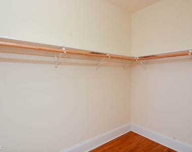 2737 N. Spaulding, Unit A702 - Photo Thumbnail 11