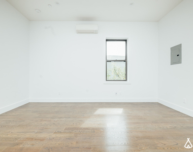 644 Lorimer St #3B - Photo Thumbnail 4