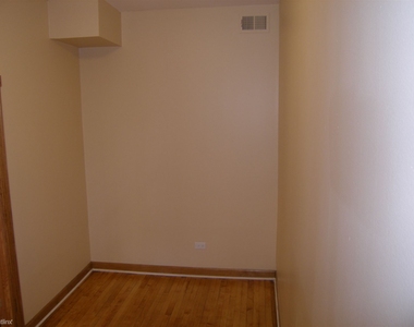 1307 N Ashland Ave - Photo Thumbnail 6