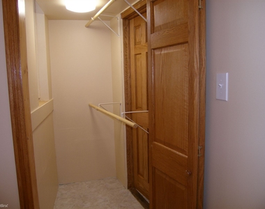 1307 N Ashland Ave - Photo Thumbnail 9