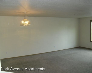 419 Se Clark Ave - Photo Thumbnail 3