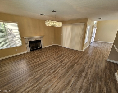 2705 Kennington Circle - Photo Thumbnail 4