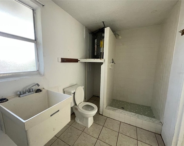 5521 Queens Ln - Photo Thumbnail 14