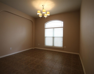 1706 Wood Vista Pl - Photo Thumbnail 5