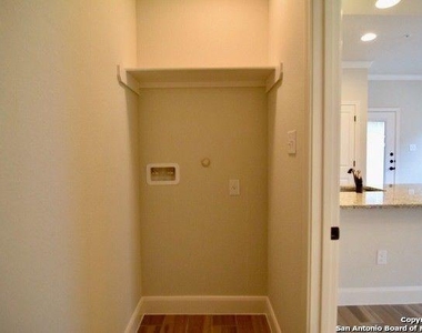 6403 Melanzane Ave - Photo Thumbnail 16