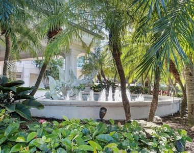 16047 Collins Ave - Photo Thumbnail 30