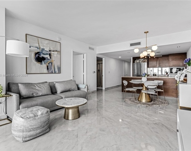 475 Brickell Ave - Photo Thumbnail 1