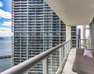 475 Brickell Ave - Photo Thumbnail 7