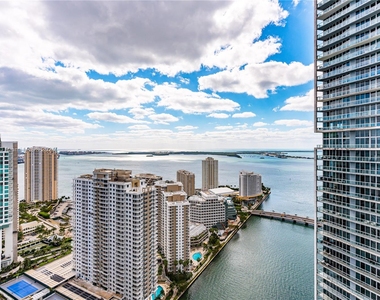 475 Brickell Ave - Photo Thumbnail 6