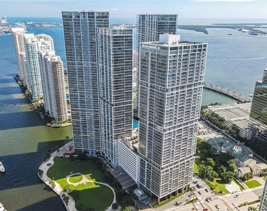 475 Brickell Ave - Photo Thumbnail 21