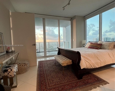 1040 Biscayne Blvd - Photo Thumbnail 7