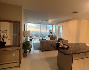 1040 Biscayne Blvd - Photo Thumbnail 0