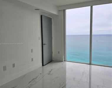 19111 Collins Ave - Photo Thumbnail 23