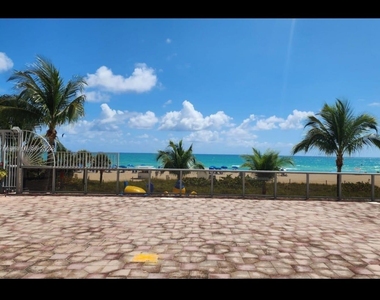 6039 Collins Ave - Photo Thumbnail 20