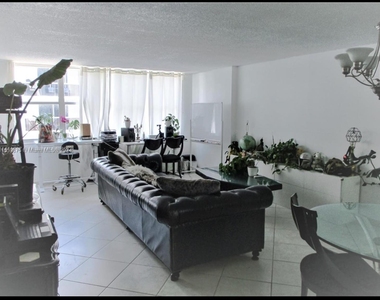 6039 Collins Ave - Photo Thumbnail 7