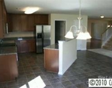 4309 Overbecks Lane - Photo Thumbnail 5