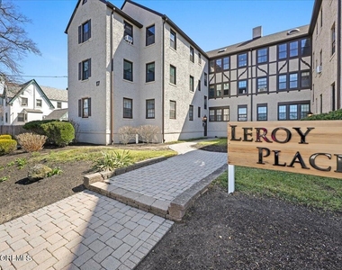 17 Leroy Place - Photo Thumbnail 2